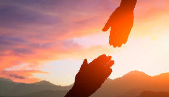 LA AYUDA DE DIOS